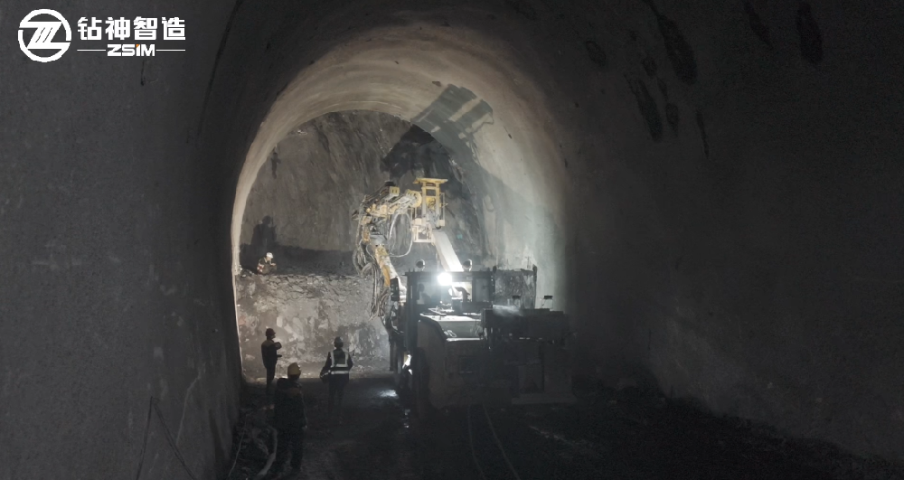 国产替代 + 灵活租赁 + 定制升级！四川钻神钻锚注一体机，让隧道施工更省心